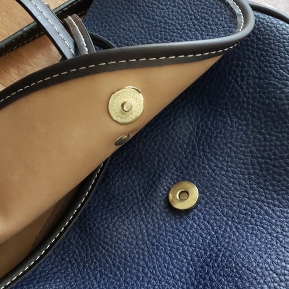 London Fog Crossbody Bag - Picture 5 of 6